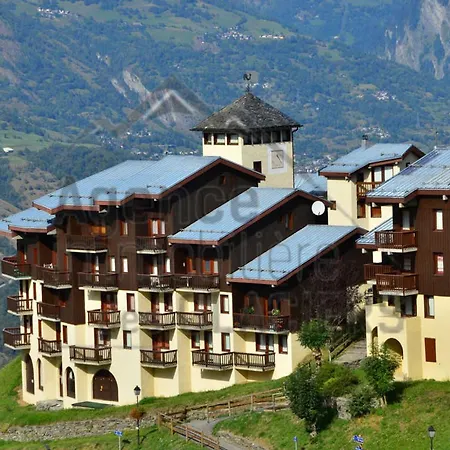 Apartment Cosy Renove Avec Balcon, Proche Pistes/commerces, A Montchavin La Plagne - Fr-1-329-3 *