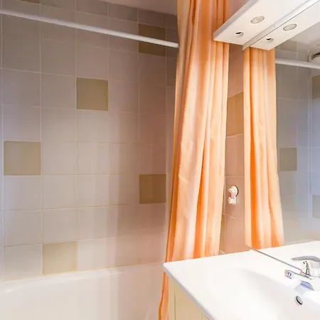 Cosy Renove Avec Balcon, Proche Pistes/commerces, A Montchavin La Plagne - Fr-1-329-3 *